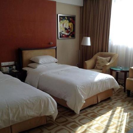 Runyang Huanlong Hotel Zhenjiang  Bagian luar foto