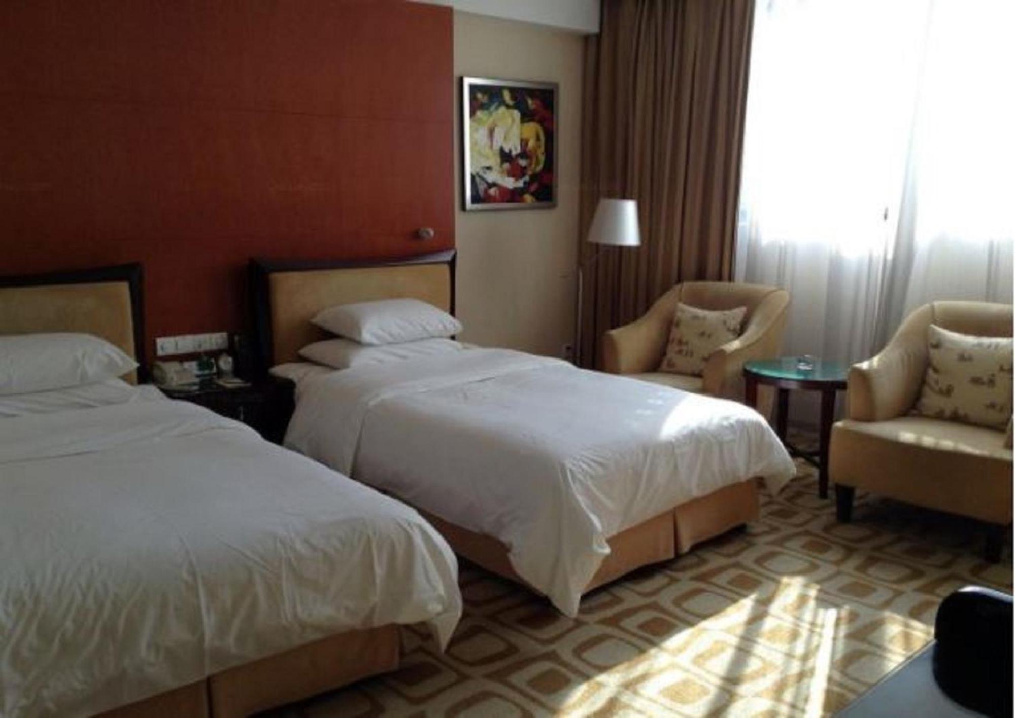 Runyang Huanlong Hotel Zhenjiang  Bagian luar foto